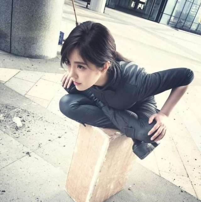 赵奕欢一袭短发成功"洗白",《青春期》女主已不在