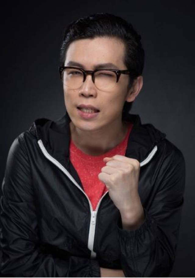 他曾与章子怡黄晓明合作未走红,如今在如果爱有点渣反倒是红了!