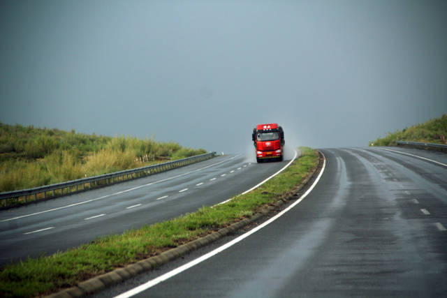 边走边看,公路即是风景,走啊,一起来场自驾游呗