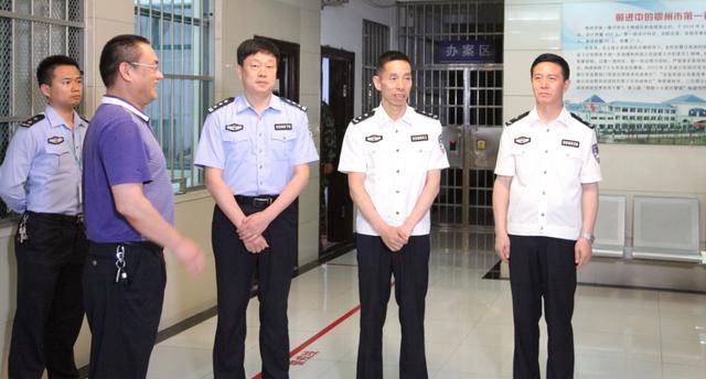 鄂州头号黑老大被抓 为争夺市场曾自断手指_手机搜狐网