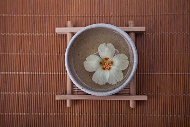 心淡如茶,心素如简,心静如水