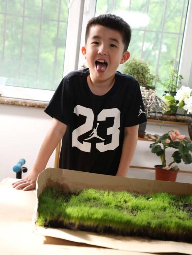 7岁男孩家庭作业网上走红,网友:有这样的父亲是孩子一生的福气