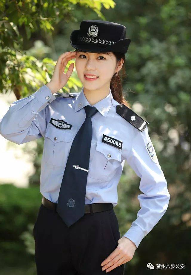 中国女警察裙装图片