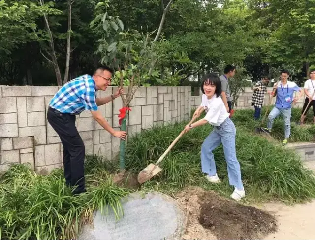 号外号外|恭喜日弥nimi 范小米荣登宁波晚报