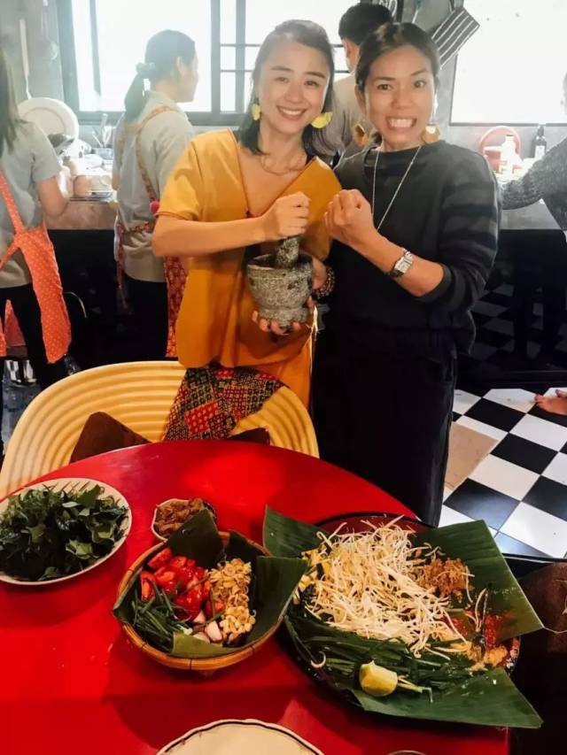 tik& sula 和我们一起快乐早餐