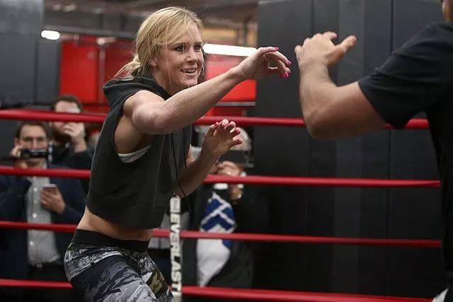 视频| ufc225前瞻 "牧师之女"霍尔姆对阵澳大利亚新星梅根-安德森