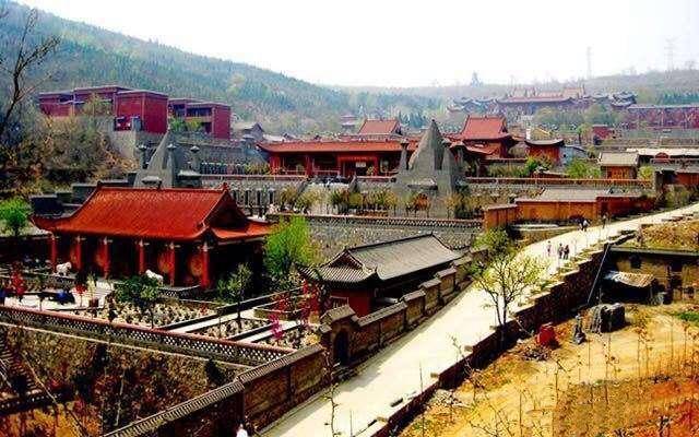 地址:河南省焦作市修武县当阳峪古瓷窑遗址西北 巡返圆通寺