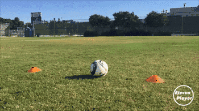 足球技能:如何使用正脚面踢出快速的贴地长传球?