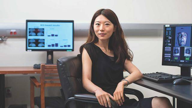 如今已经18年过去了,何碧玉也已经33岁了,那么她现状如何呢?