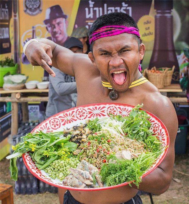 播求不过如此!作为轻量级世界第十,却不敢接受羽量级邱建良挑战