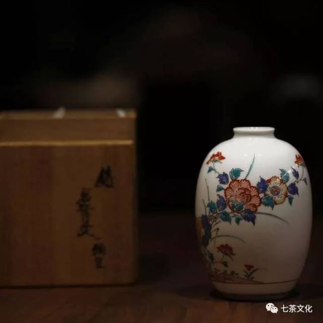 十三代柿右卫门美学:繁简适度,留白适宜