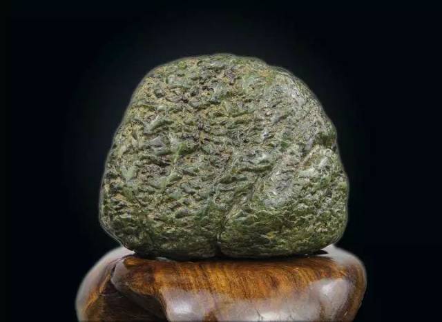 据说有文化的人都喜欢这9种石头,虽不及翡翠,和田玉漂亮,但贵的要命!