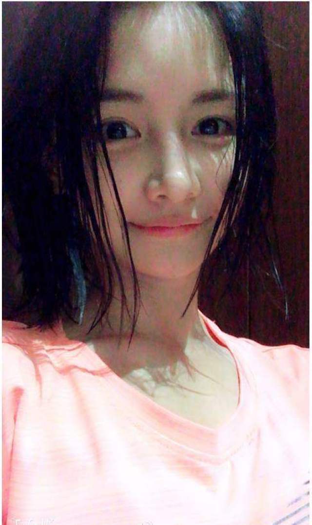 Miss直播间罕见秀舞技,被眼尖的网友发现肚