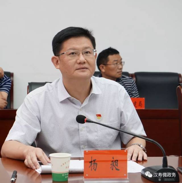 县委书记杨昶,县委副书记,县长车世忠,县领导袁佑清,熊毅,宋万林,湖南
