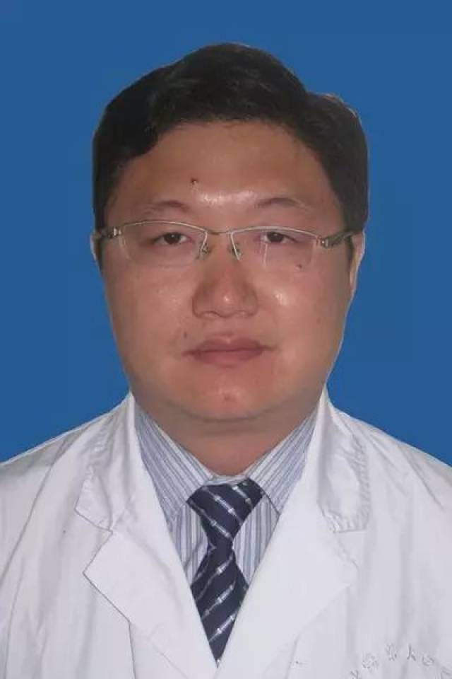 孙炜,现任辽宁省防盲办副主任,中国医科大学眼科医院防盲办副主任.