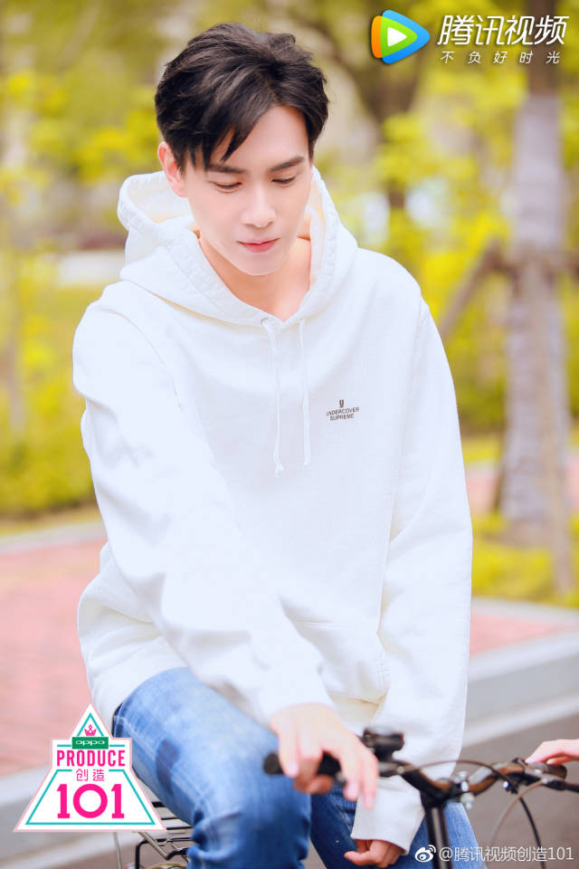 胡学长骑单车带你去《创造101》第三次公演现场