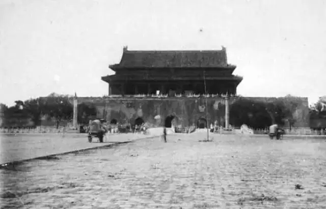 从晚清、民国到新中国，京城老照片穿越100年