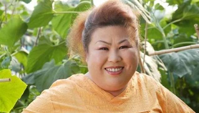 她是"大陆肥姐",曾因交友不慎被骗,至今还后怕,54岁仍单身_手机搜狐网