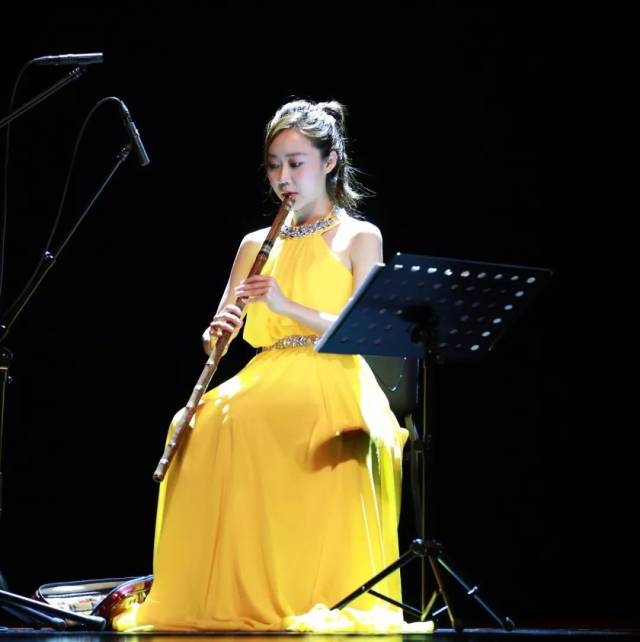 李 娟 青年笛萧演奏家.