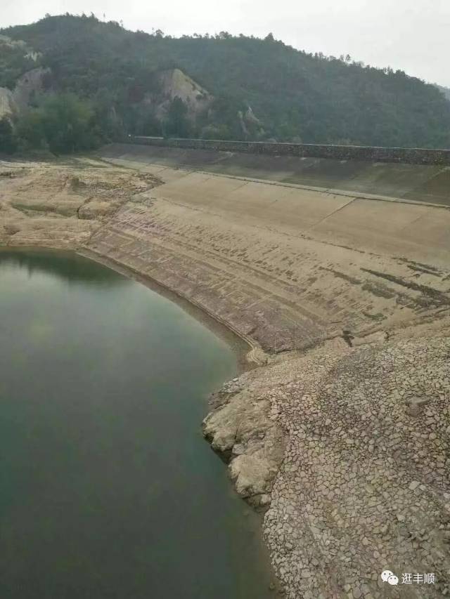 今天,丰顺虎局水库打了12枚降雨弹!
