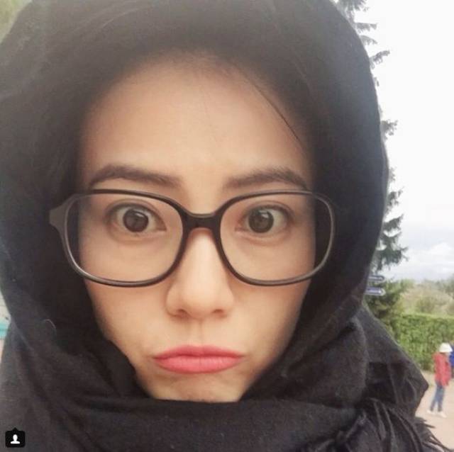 高圆圆的生活照才是女生照相的活体教科书,你学会了没?