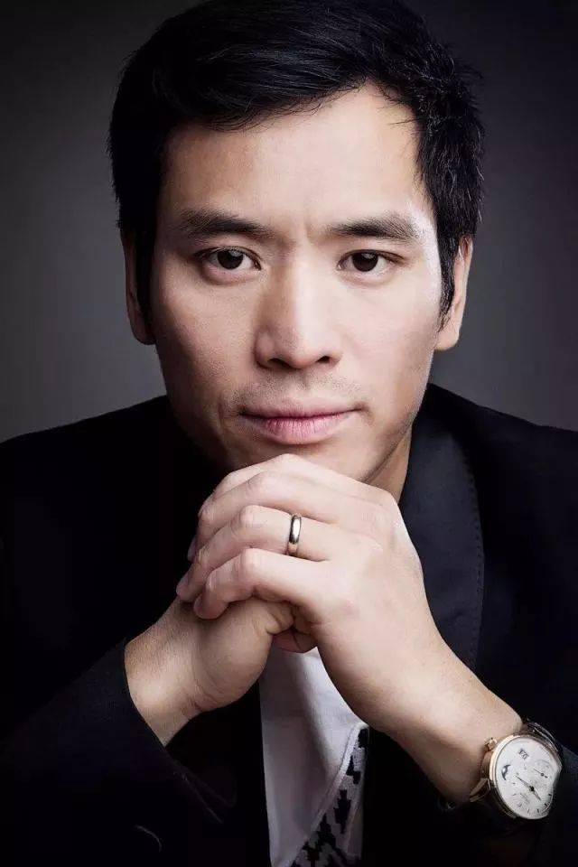 深圳鸿艺源建筑室内设计有限公司总设计师  郑鸿