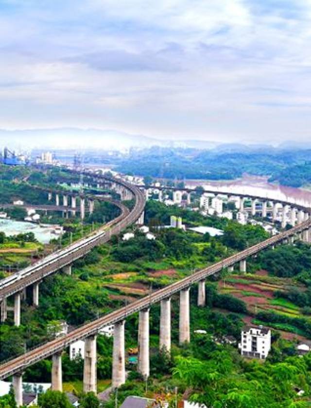 长沙转入广东,广西 破解四川向东,向北,向南 的高速铁路出川瓶颈问题