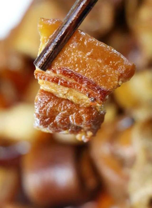 卤香层层叠叠 舌尖被充分善待 汤汁的浓郁醇香与原料的肉香相互融合