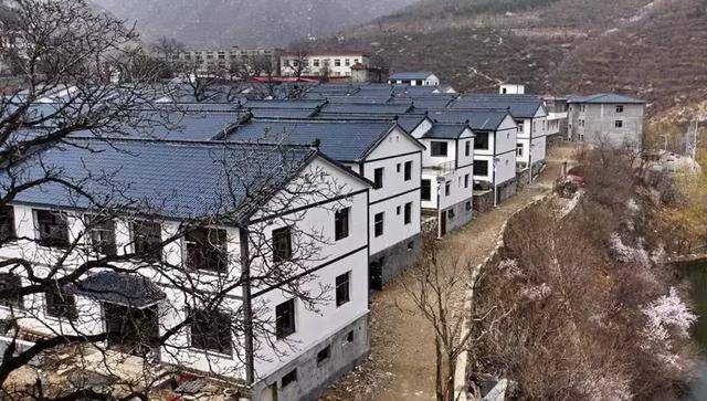 地址:门头沟区齐家庄乡北20里处 交通:乘929支(苹果园-灵山景区)到