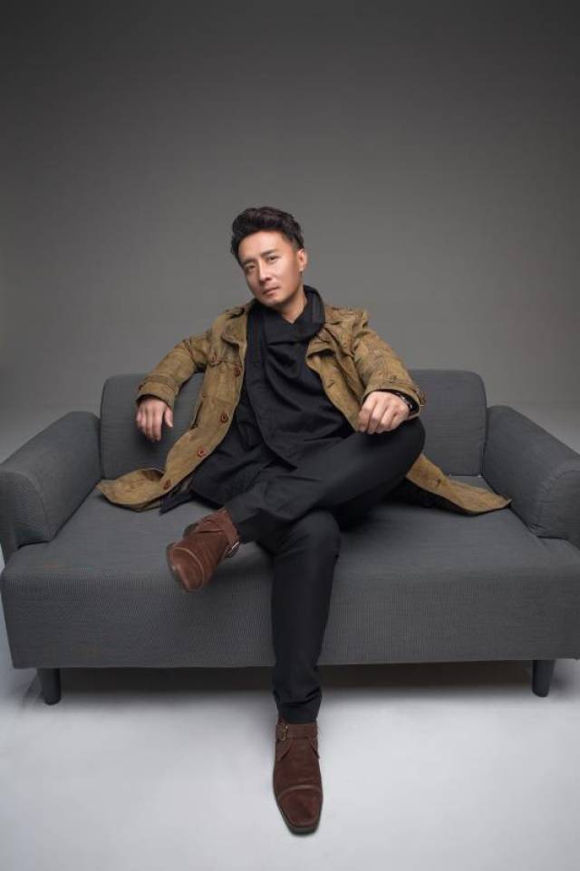 高子沣新剧《我在未来等你》杀青 用心诠释"小男人"魅力