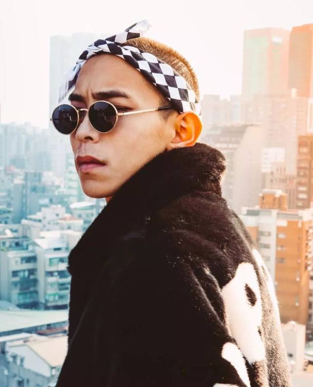 suptalk | 宝岛台湾"痞帅"大男孩杨艾伦的supreme世界