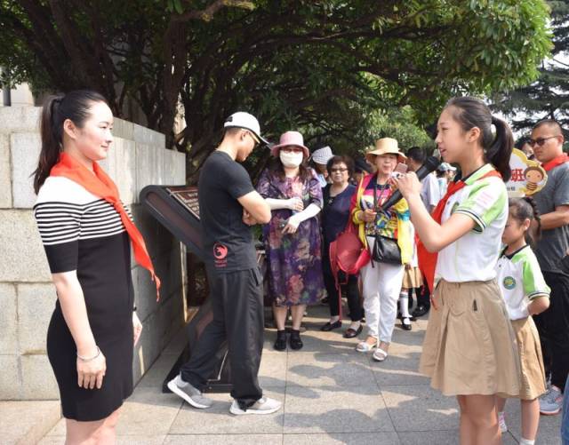 徐州市青年路小学教育集团在淮塔举行一年级新生入队仪式