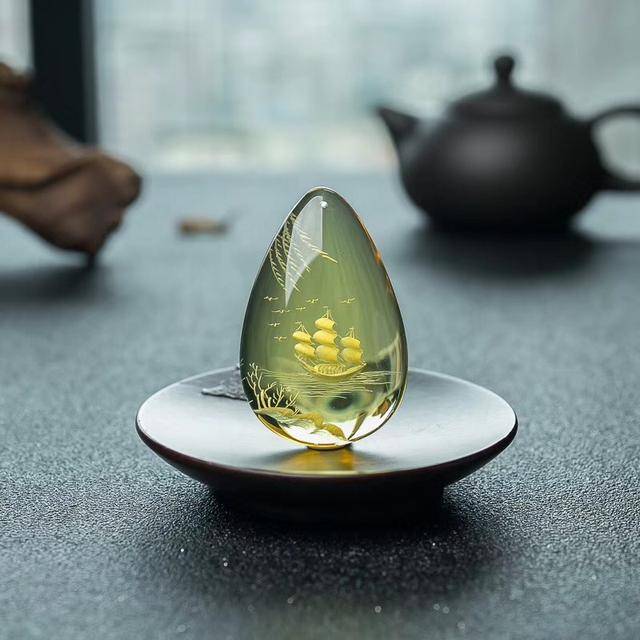 琥珀工艺之最—阴雕琥珀