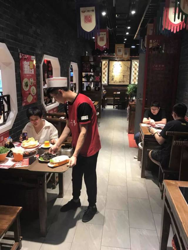普兰店刘一锅被客人评价为:性价比超高的美食店
