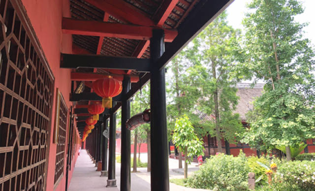 拜访燃灯寺:洛带镇里的千年古刹