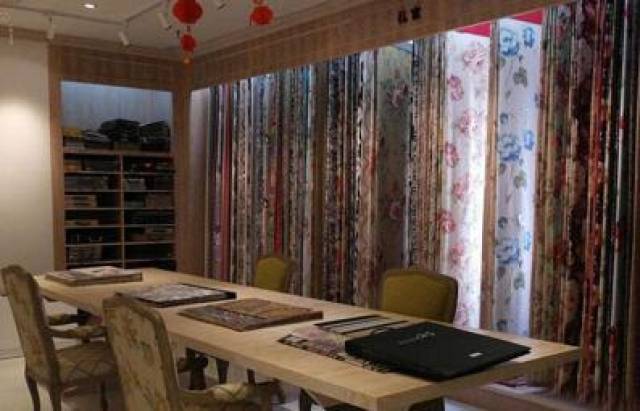 大学毕业卖窗帘从跑腿到开四家店