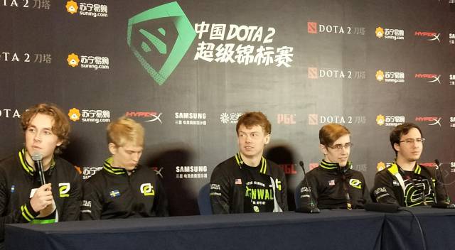 在dota2 super major媒体日,optic战队接受采访.