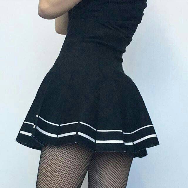 这条裙子显得屁股超翘,没有不买的理由