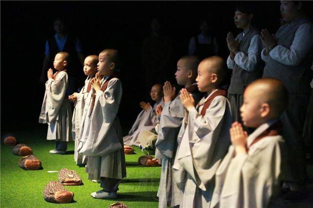 佛门奇闻:本来愚笨的小和尚,得观音菩萨加持突然之间竟过目不忘