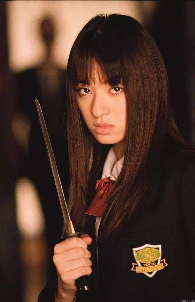 邪气美少女栗山千明因为该片被昆汀发掘,出演了《杀死比尔》的女杀手.
