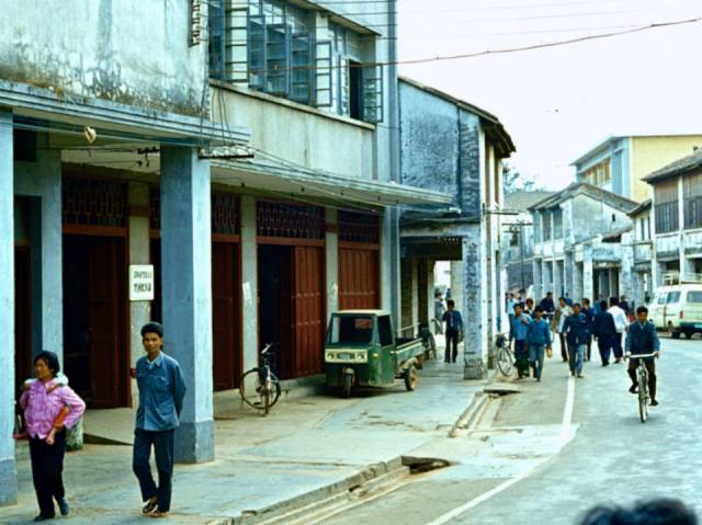 1979年2月,国务院发布38号文件,提出在若干年内把深圳建设成为相当