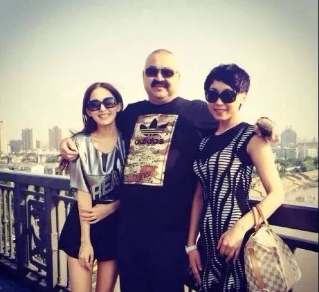 老板撑腰仍被吐槽是卖惨炒作,古力娜扎这招黑