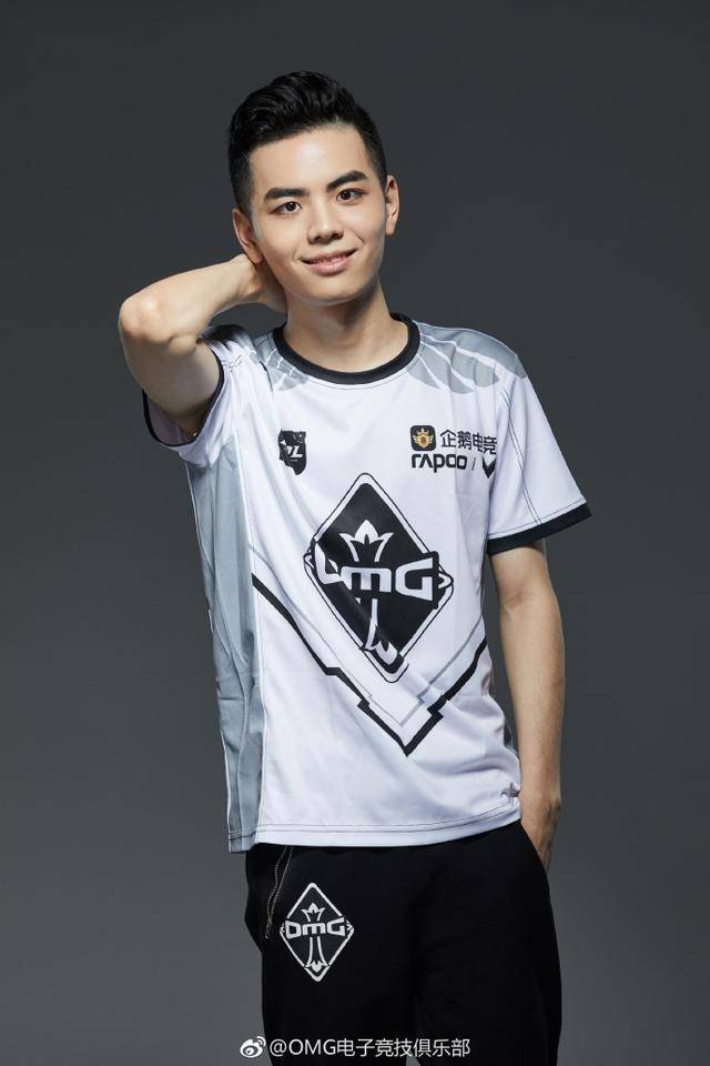 omg发布定妆照,颜值队集体发胖,昔日lpl颜值牌面冷少成这样啦?