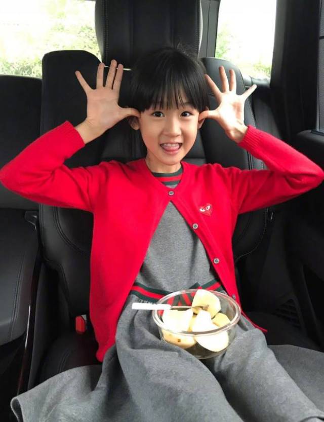 《爸爸去哪儿》萌娃大变样,曹格女儿grace更是逆袭成鹅蛋脸!