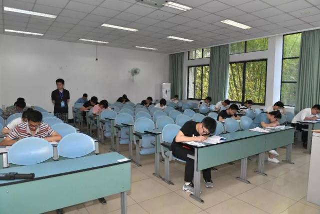 现场直击|西南财经大学2018年自主招生考试开考