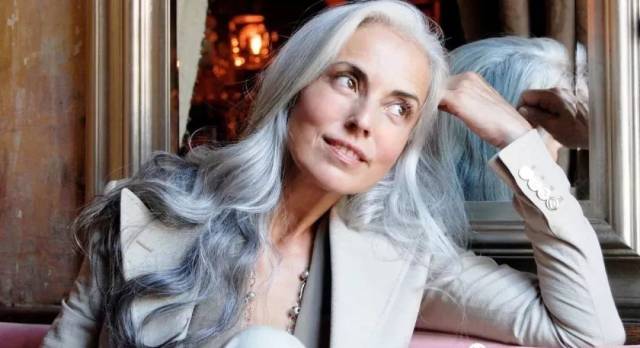 而同样身为模特的heloise guerin则是在事业的巅峰期选择结婚生子,晒