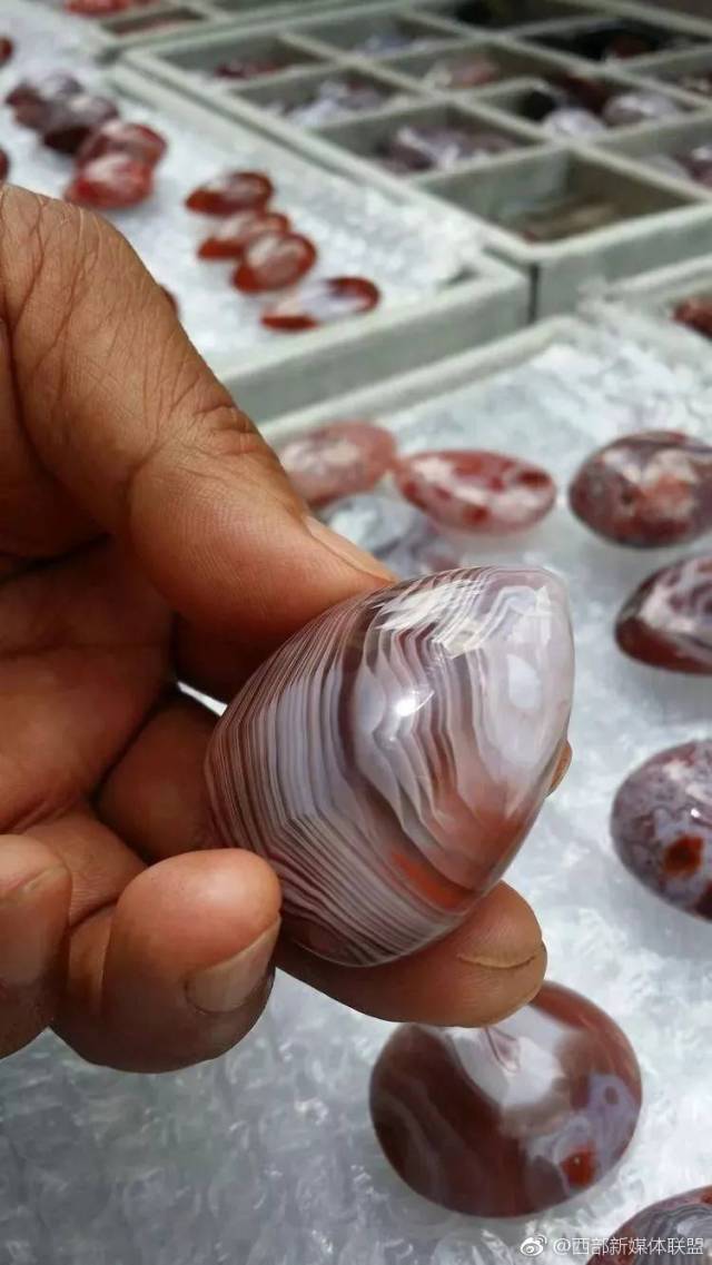 收藏界新宠:云南华宁玛瑙