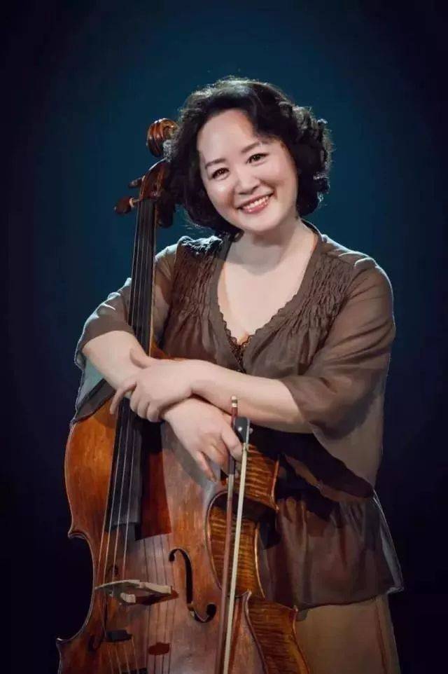 大家好昨天小编给各位推送的是一首描写西藏的音乐作品,今天再给各位