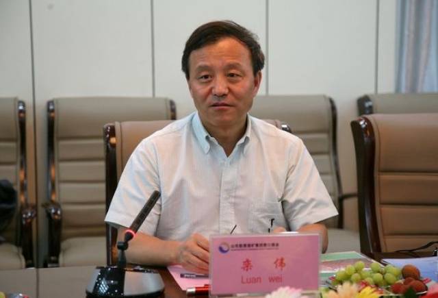 包商银行董事长李镇西,齐商银行董事长杲传勇,德国中国工商会会长栾伟