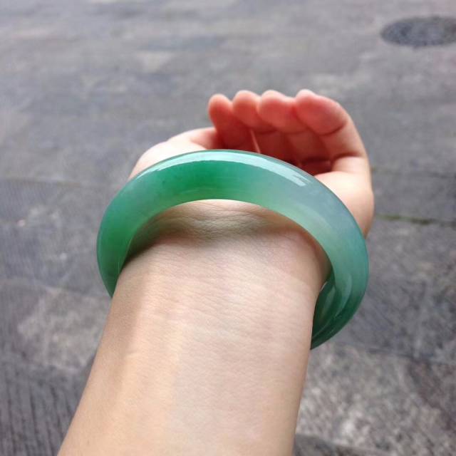 魅力无限的"永久镯",让人一戴就是一辈子